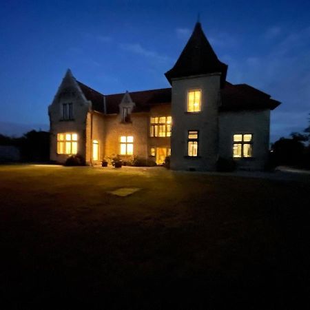 Chambres Au Chateau Du Mouillat Saint-Clair-de-la-Tour Eksteriør bilde